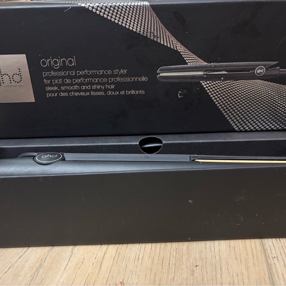 ghd Original Styler in Black and Gold